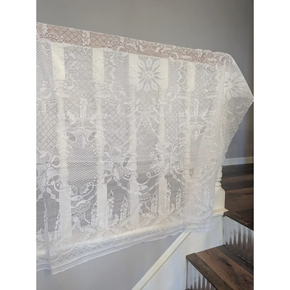 Vtg‎ Elegant White Lace Christmas Tablecloth 92x61 Candle Motif Wreath Bells